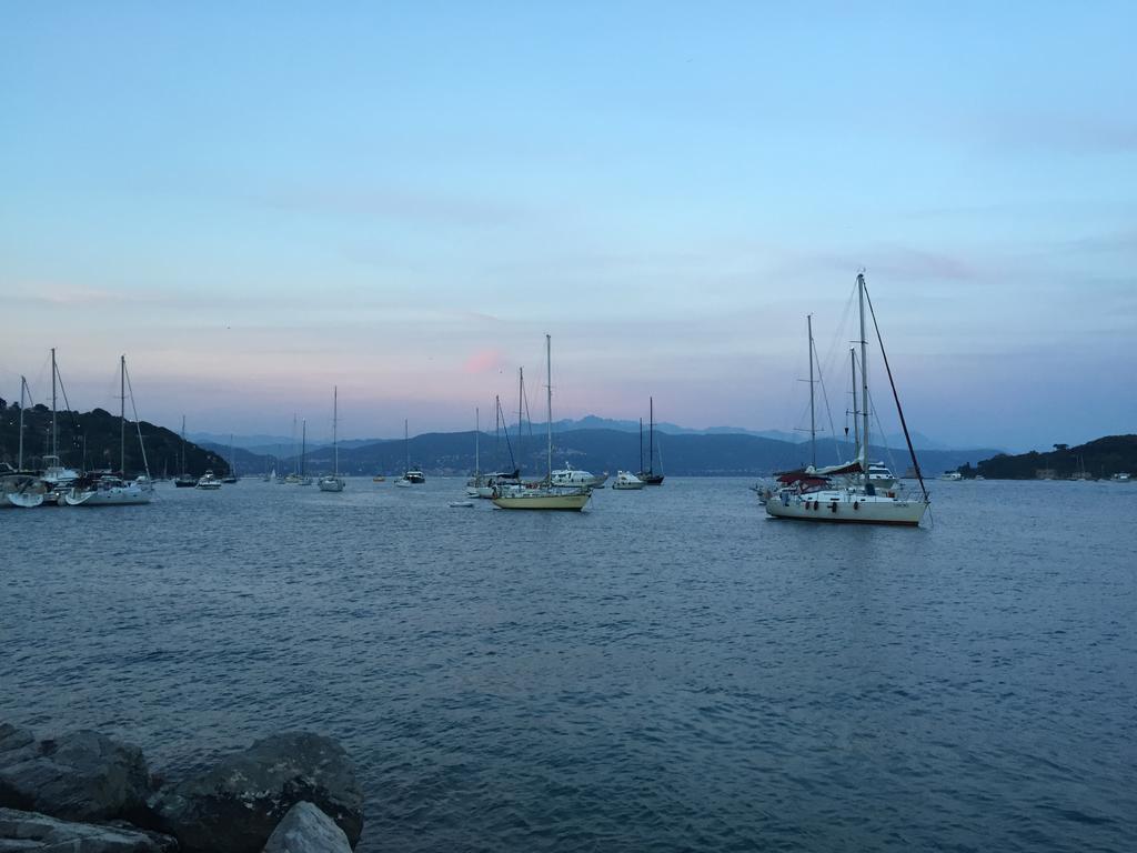 Appartamento Un Giorno Di Sole Lerici Exteriör bild